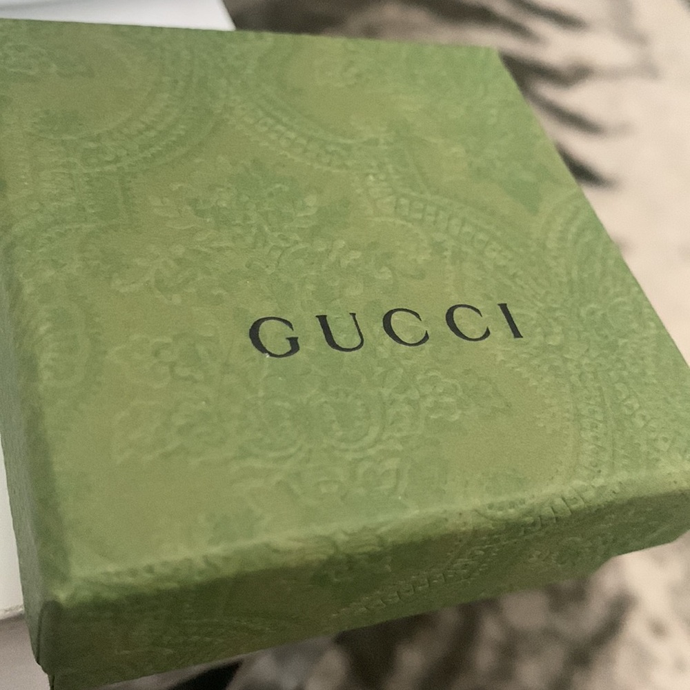 Gucci Trademark Heart Shaped Earrings - Picture 6 of 6